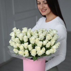 51 белая роза в шляпной коробке